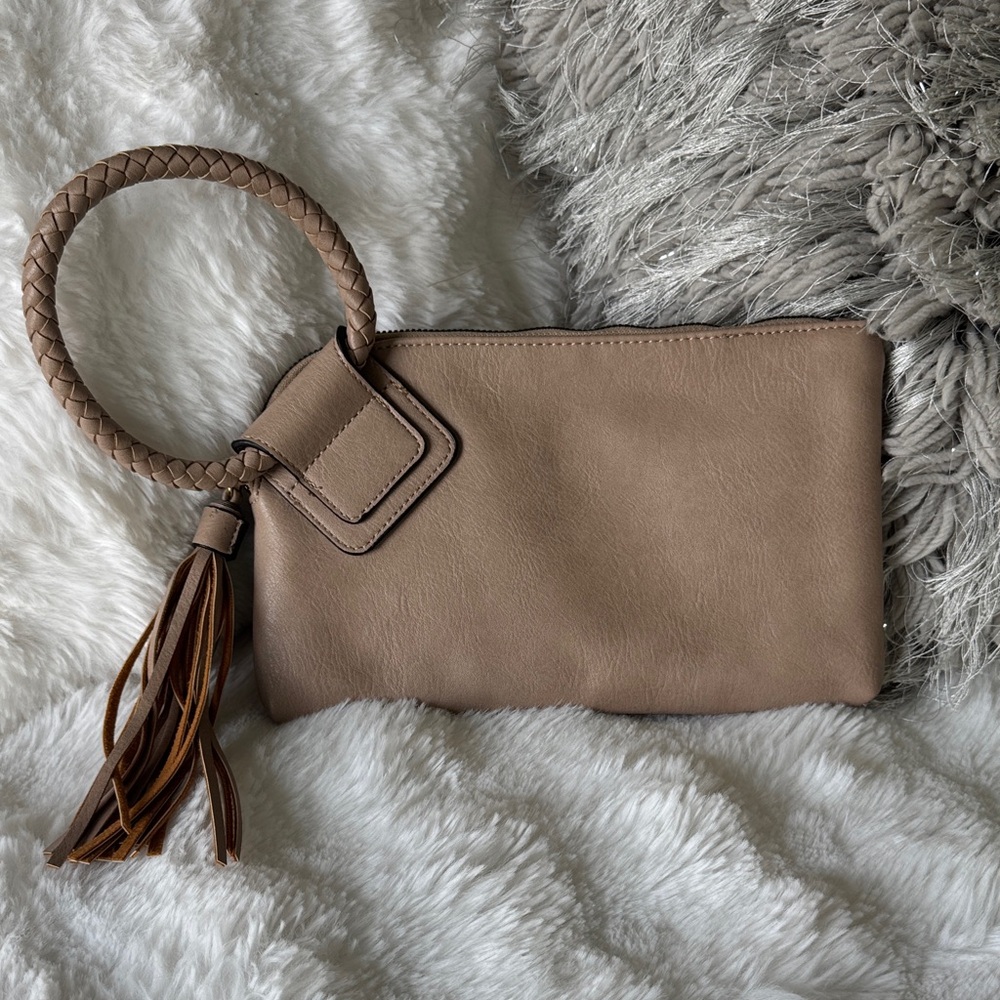 Metro Muse wristlet
